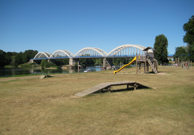 You are currently viewing Un ouvrage singulier : le pont de Muides-Sur-Loire